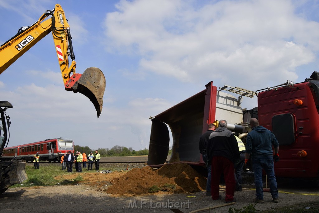 Schwerer VU LKW Zug Bergheim Kenten Koelnerstr P375.JPG - Miklos Laubert